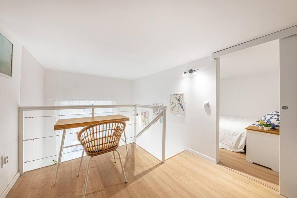 Apartament 2 Bedroom Large Kitchen Flat On M1 Metro *